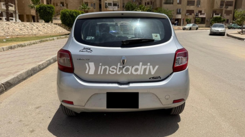رينو سانديرو 2015 فضي مستعملة للبيع - 5