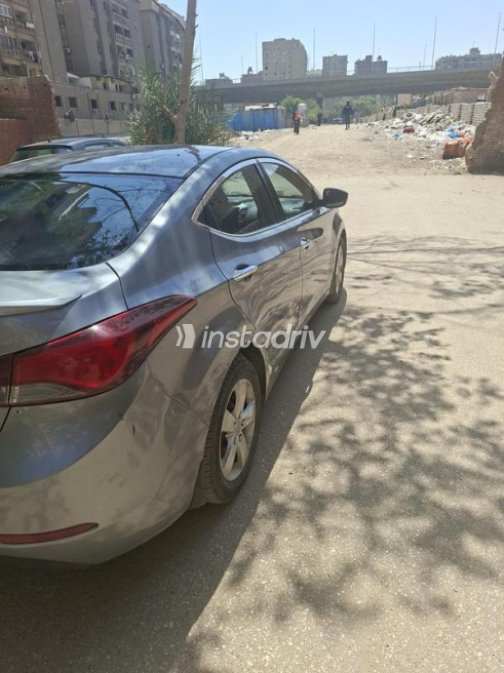 هيونداي إلنترا ام دى 2015 رمادي مستعملة للبيع - 5