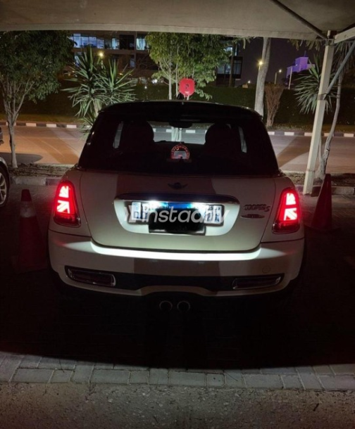 Mini Mini Cooper S 2011 White Used for Sale - 7