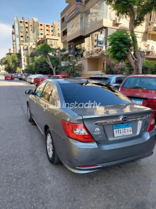 بى واى دى‬ F3 2018 أبيض مستعملة للبيع - 3