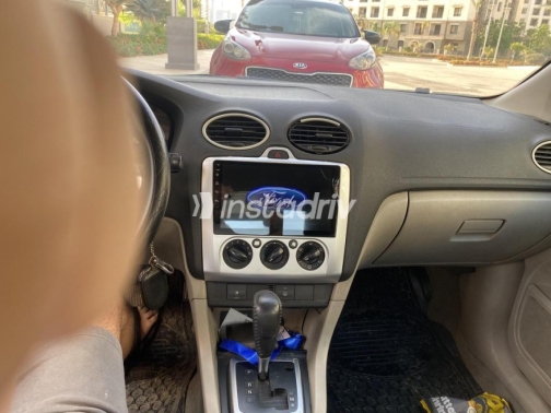 Ford Focus 2006 White Used for Sale - 3