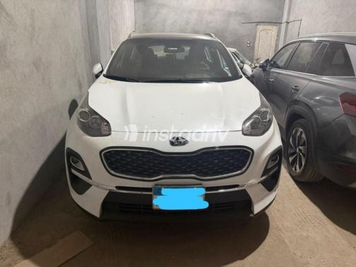 كيا سبورتاج 2021 أبيض مستعملة للبيع - 1