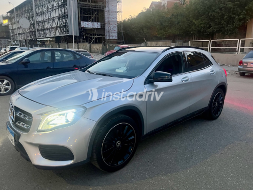 مرسيدس GLA 200 2020 فضي مستعملة للبيع - 5