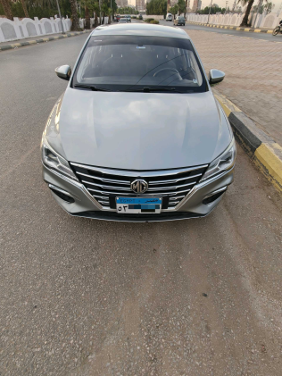 ام جى 5 2021 رمادي مستعملة للبيع