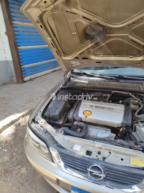 Opel Vectra 2003 Gold Used for Sale - 3