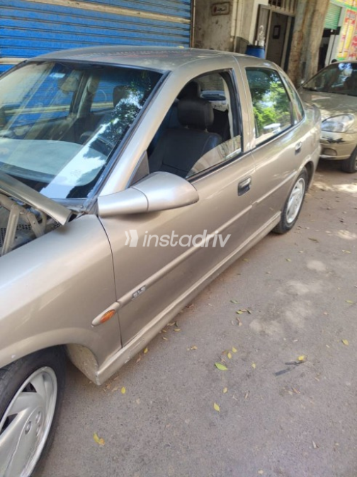 Opel Vectra 2003 Gold Used for Sale - 5