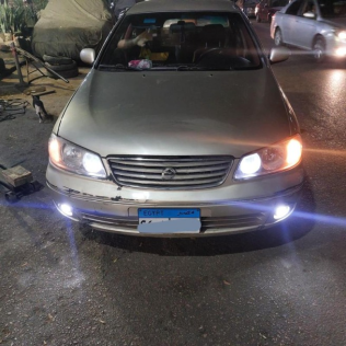 نيسان صنى 2008 ذهبي مستعملة للبيع