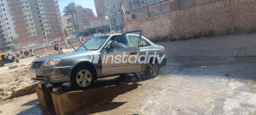 Hyundai Verna 2011 Dark Gray Used for Sale - 10