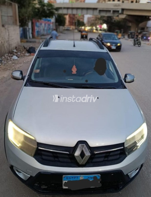 رينو سانديرو 2018 فضي مستعملة للبيع - 1