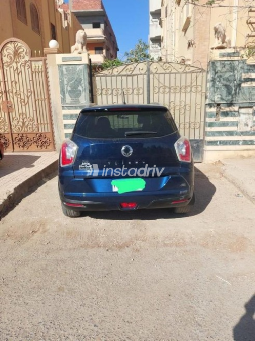 Ssang Yong Tivoli XLV 2016 Dark Blue Used for Sale - 2