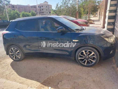 Ssang Yong Tivoli XLV 2016 Dark Blue Used for Sale - 3