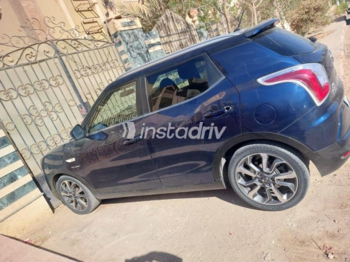Ssang Yong Tivoli XLV 2016 Dark Blue Used for Sale - 4