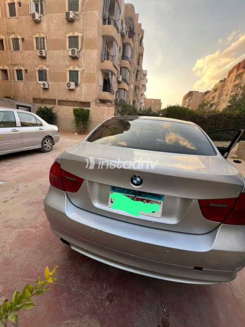 BMW 318 2010 Silver Used for Sale - 5