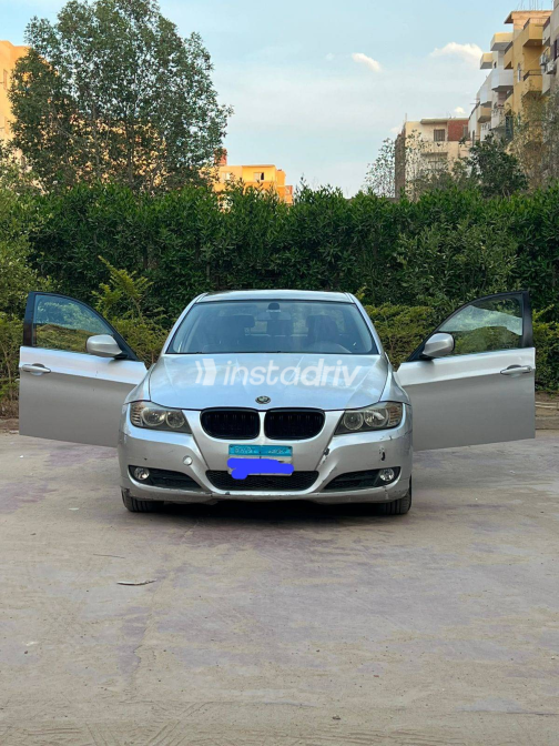 BMW 318 2010 Silver Used for Sale - 6
