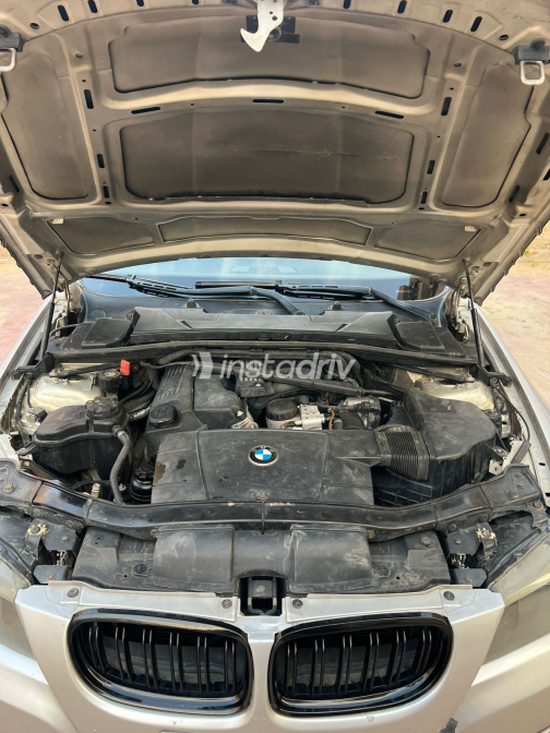BMW 318 2010 Silver Used for Sale - 9