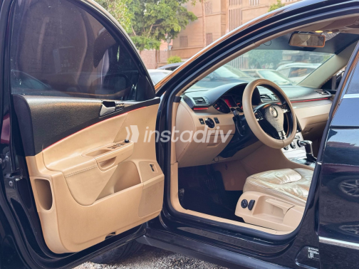 Volkswagen Passat 2010 Black Used for Sale - 8