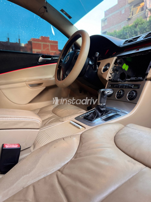 Volkswagen Passat 2010 Black Used for Sale - 10