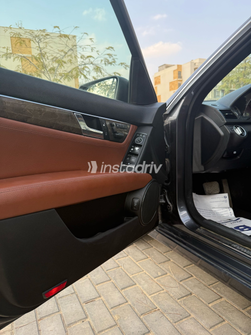 مرسيدس C 250 2011 رمادي غامق مستعملة للبيع - 1