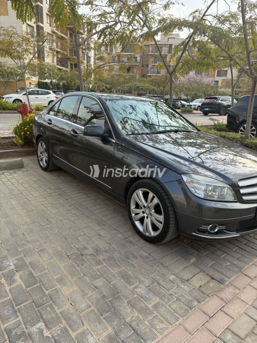 مرسيدس C 250 2011 رمادي غامق مستعملة للبيع - 7