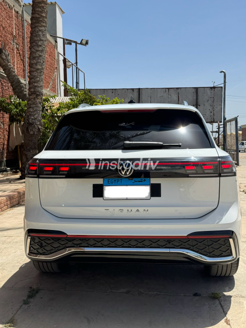 Volkswagen Tiguan 2025 White Used for Sale - 2