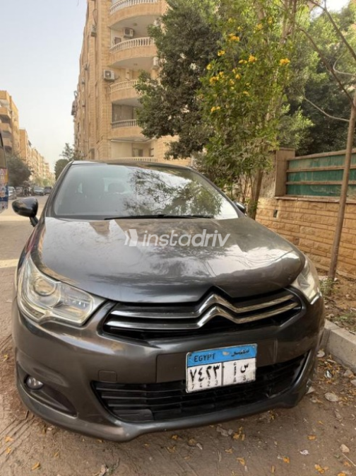 سيتروين C4 2015 رمادي غامق مستعملة للبيع - 5