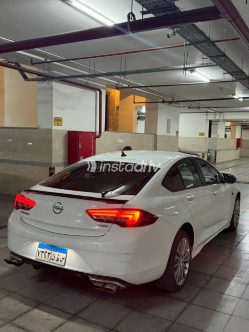 Opel Insignia 2018 White Used for Sale - 3