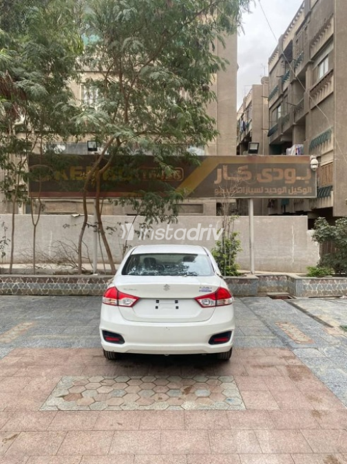 سوزوكى سياز 2024 أبيض جديدة للبيع - 3