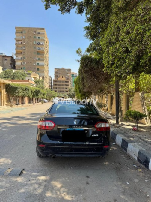 Renault Fluence 2011 Black Used for Sale - 3