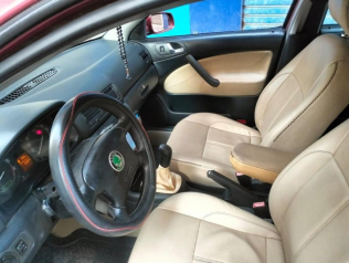سكودا اوكتافيا A4 2005 أبيض مستعملة للبيع