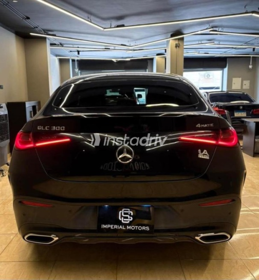 مرسيدس GLC 300 2025 أسود مستعملة للبيع - 5