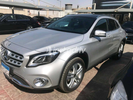 Mercedes GLA 200 2018 Silver Used for Sale - 2
