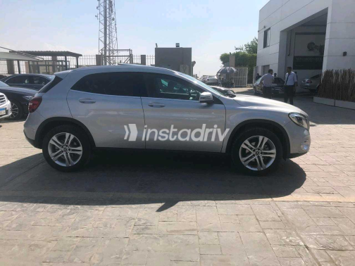 Mercedes GLA 200 2018 Silver Used for Sale - 5