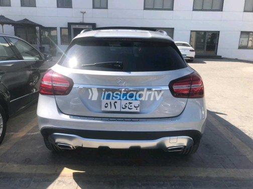 Mercedes GLA 200 2018 Silver Used for Sale - 8