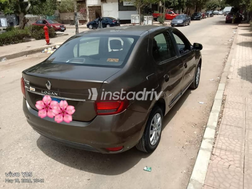 Renault Logan 2017 Black Used for Sale - 3