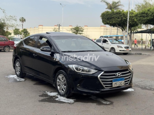 هيونداي إلنترا 2019 أسود مستعملة للبيع - 4