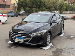 هيونداي إلنترا 2019 أسود مستعملة للبيع