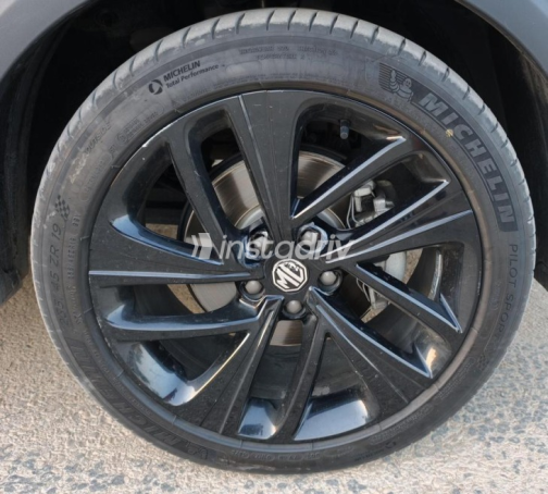 MG Rx5 2024 Black Used for Sale - 4