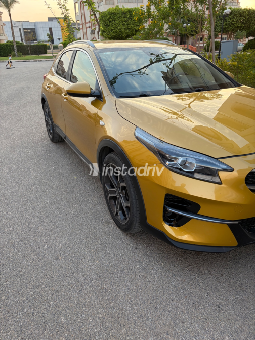 Kia Xceed 2022 Gold Used for Sale - 1