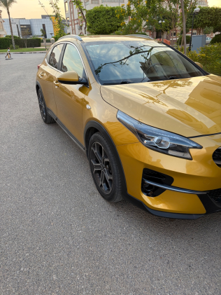 Kia Xceed 2022 Gold Used for Sale