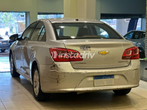 Chevrolet Cruze 2016 Silver Used for Sale - 2