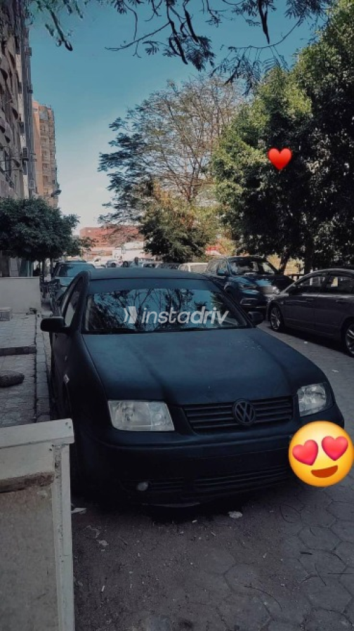 فولكس فاغن بورا 2000 أسود مستعملة للبيع - 1