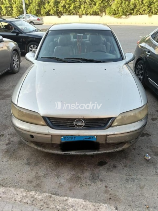 Opel Vectra 1997 Gold Used for Sale - 1
