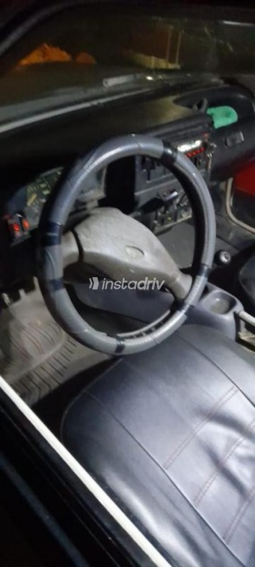 مازدا 323 1980 أبيض مستعملة للبيع - 4