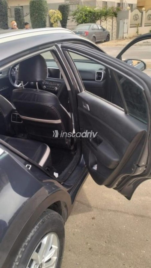 Kia Sportage 2022 White Used for Sale - 9