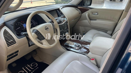 نيسان باترول 2019 أزرق غامق مستعملة للبيع - 2