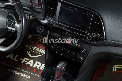 Hyundai Avante 2017 Dark Blue Used for Sale - 9