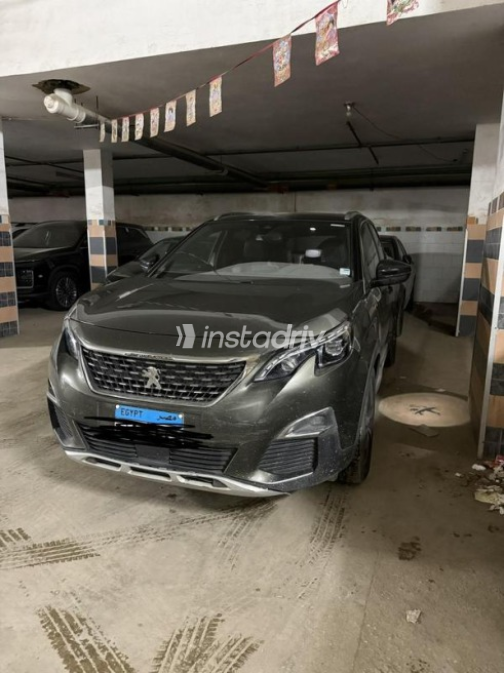 بيجو 3008 2020 زيتي مستعملة للبيع - 1