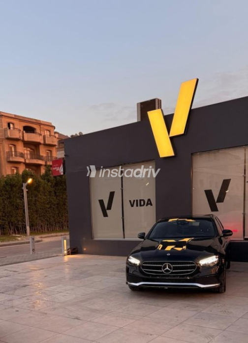 مرسيدس E 200 2024 أسود مستعملة للبيع - 1