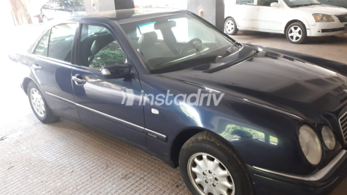 Mercedes E 240 1999 White Used for Sale - 2