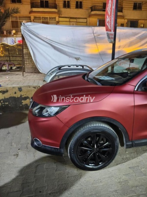 Nissan Qashqai 2017 Dark Red Used for Sale - 1